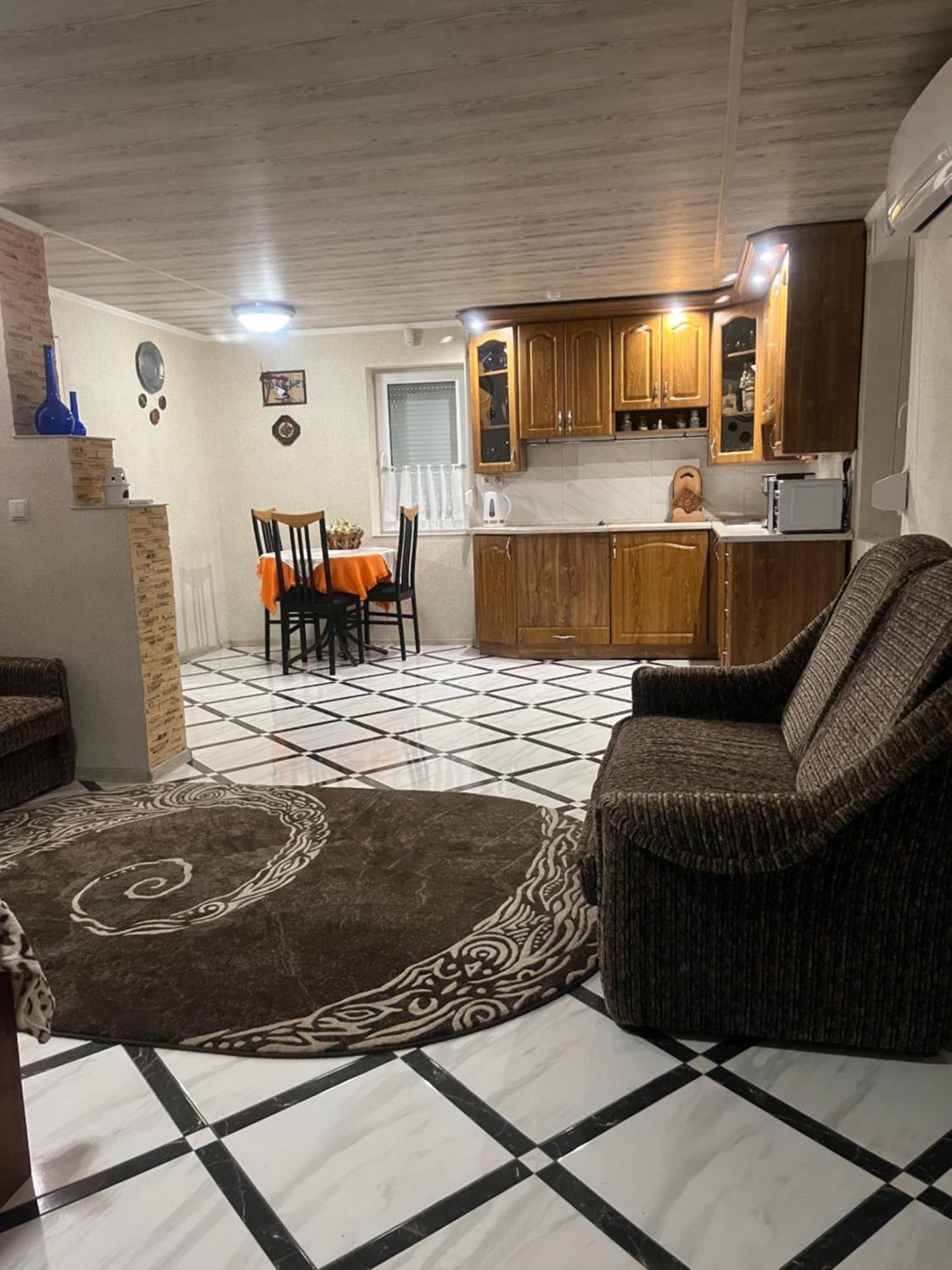 Hotel Окремий Будинок-Апартаменти Rakoshyno Buitenkant foto